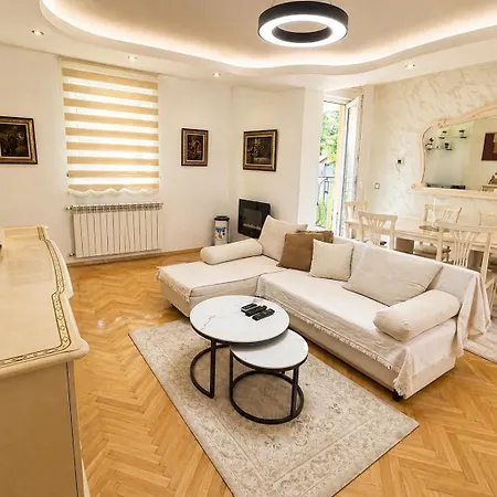 Apartment Luxestay *