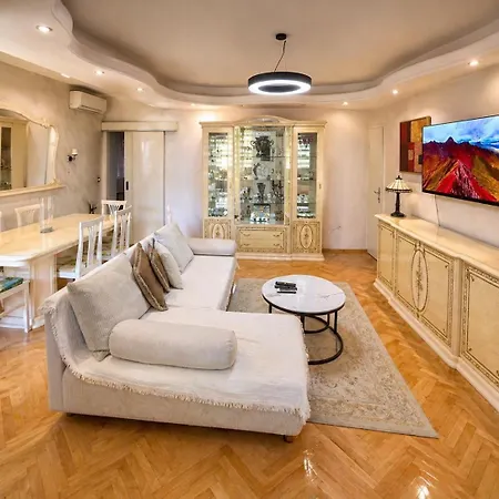 Apartment Luxestay *