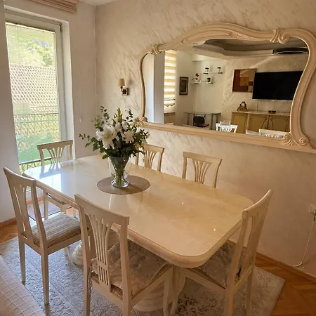Apartment Luxestay *